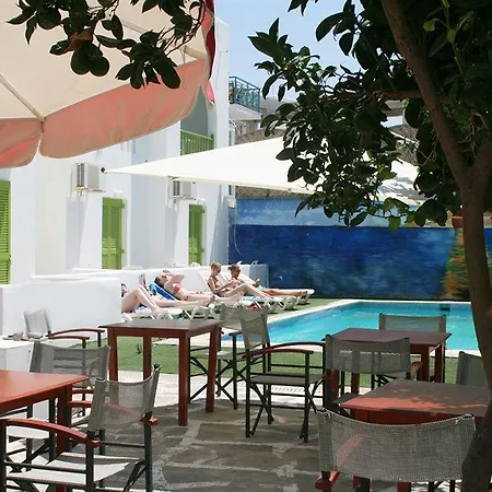 ホテル Arandis Inn Accommodation Complex パロス島